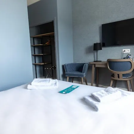 De La Baie Hotel 3*