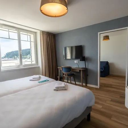 De La Baie Hotel
